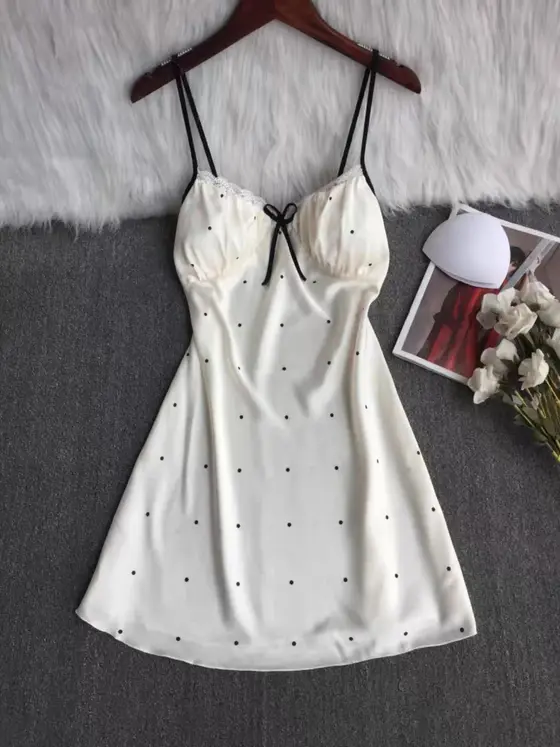 Nuisette en satin H281